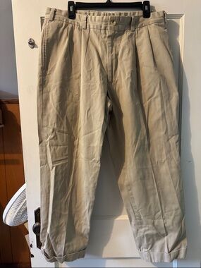 Men's Pleated Khaki Chinos - Light Beige